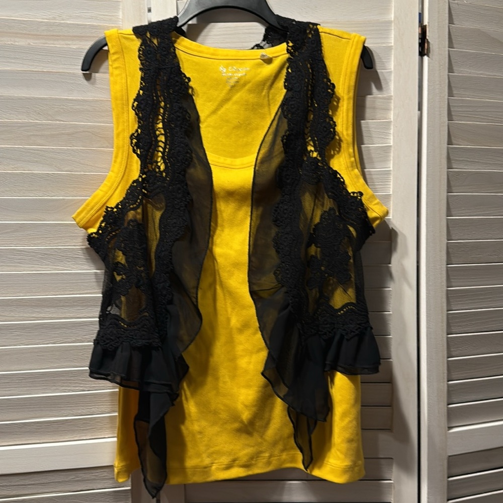 Umgee Black Lace Ruffle Vest. Size M/L - Picture 6 of 9